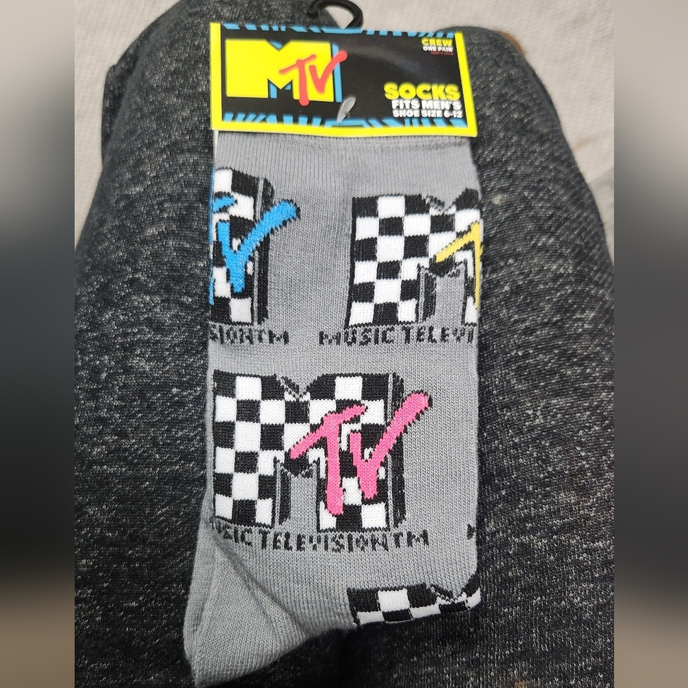 MTV mens crew socks